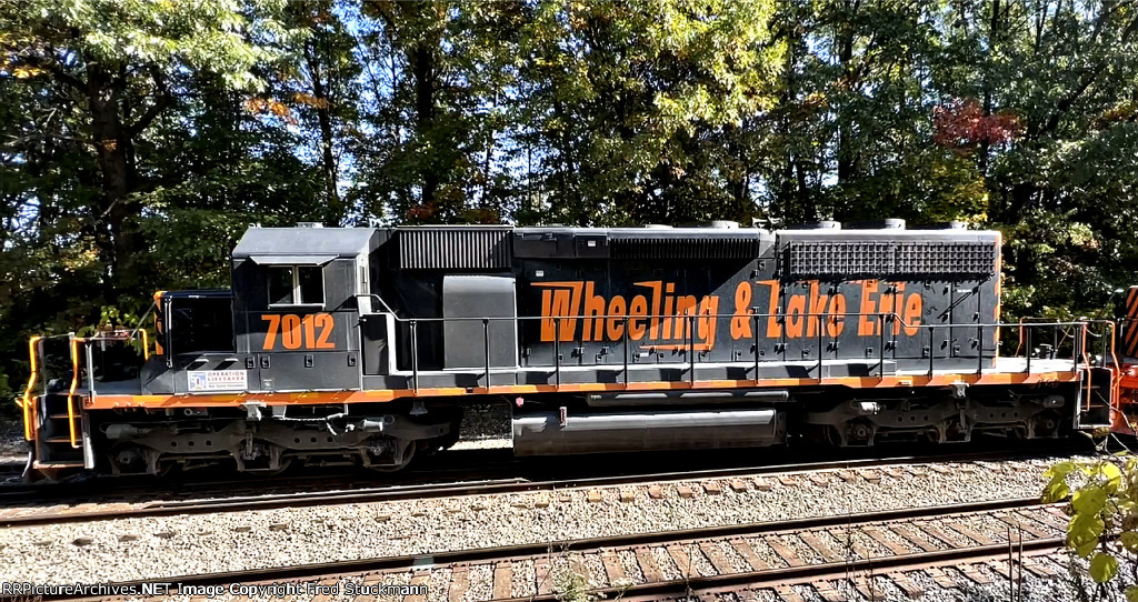 WE 7012 is at BG 128.9 and pulls into the Wheeling Connection.